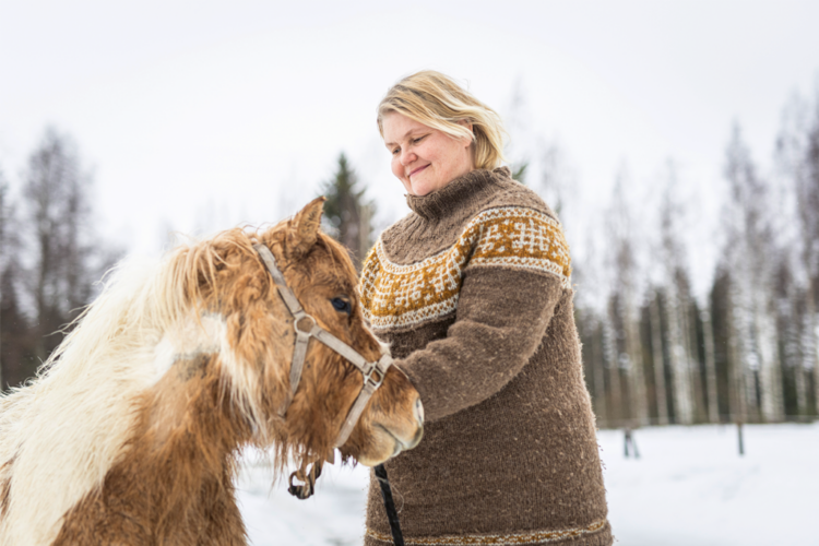 Oodi-poni ja Johanna.